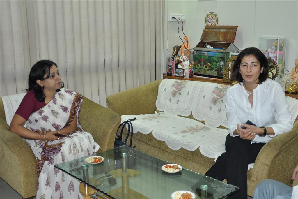 Mrs Sirin Nyles interacting with Dr. Ujwala Bendale, Assistant Professor New Law College 